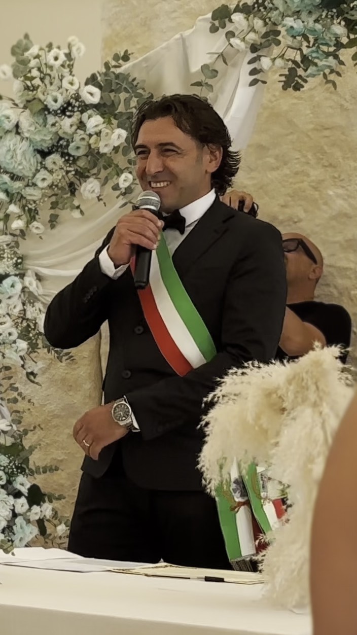 Francesco Catalano sorridente durante una cerimonia